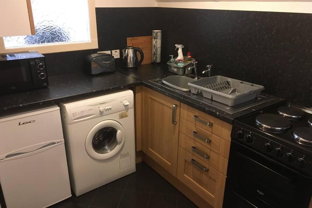2 Bedroom Flat In Stornoway Town Centre Esterno foto