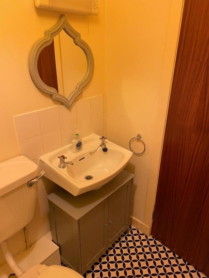 2 Bedroom Flat In Stornoway Town Centre Esterno foto